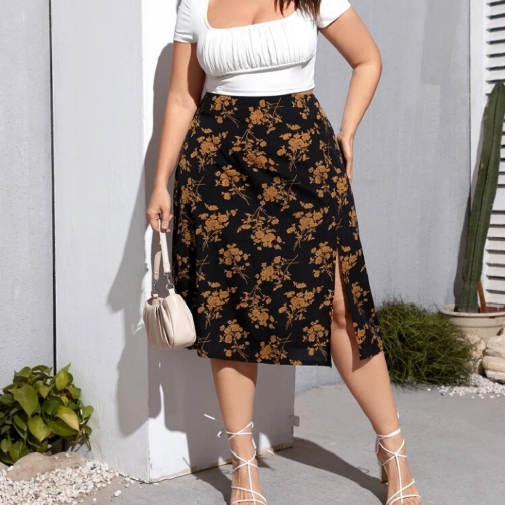 Plus size, split thigh skirt